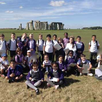 3B visit Stonehenge