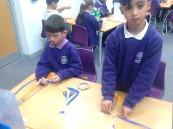 3B make bracelets from recycled plastic bags