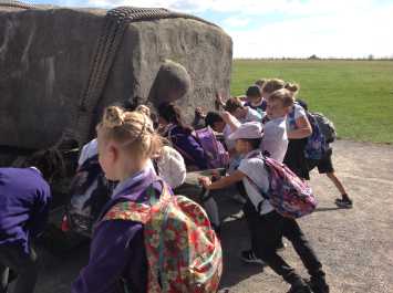 3B visit Stonehenge