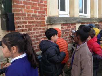 3B find signs of weathering on local buildings