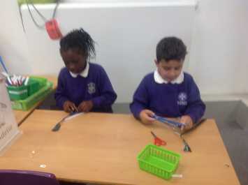 3B make bracelets from recycled plastic bags