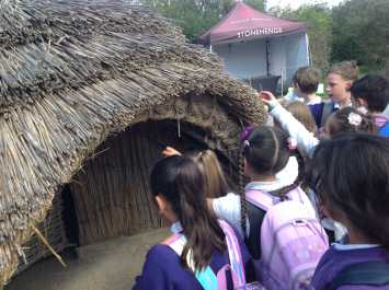 3B visit Stonehenge