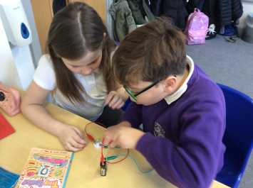 Creating circuits in 4H