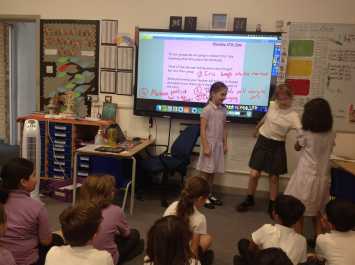 Year 3H use role play in English