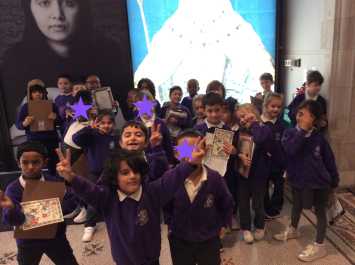 Year 2 go to the National Portrait Gallery