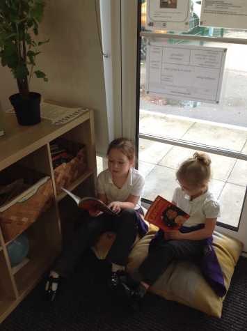 Year 1 love to read!