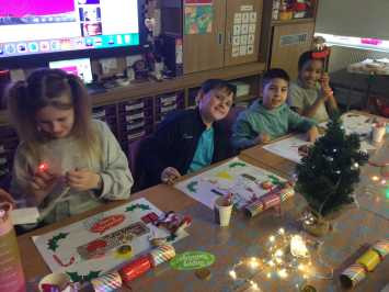 5L’s ‘Rockin’ Christmas’